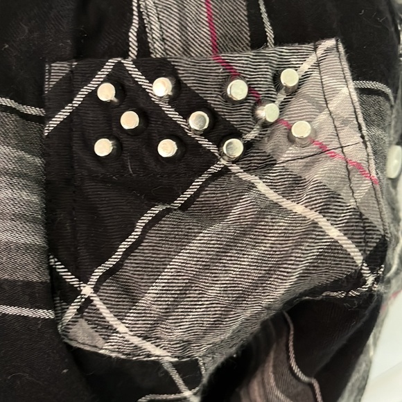 Guess Plaid button - Picture 3 of 4